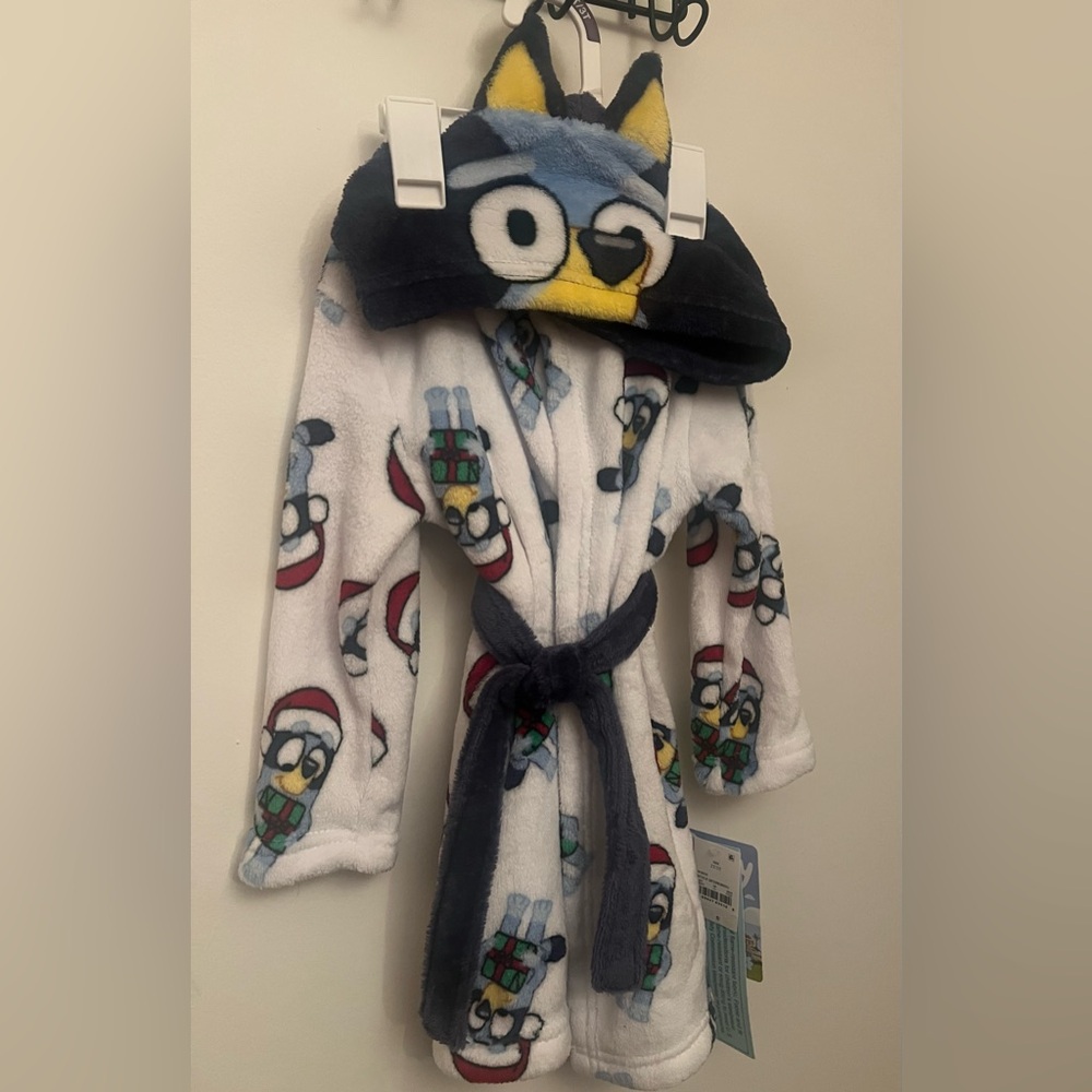 NWT - 2T/3T- Bluey Hooded Christmas Robe